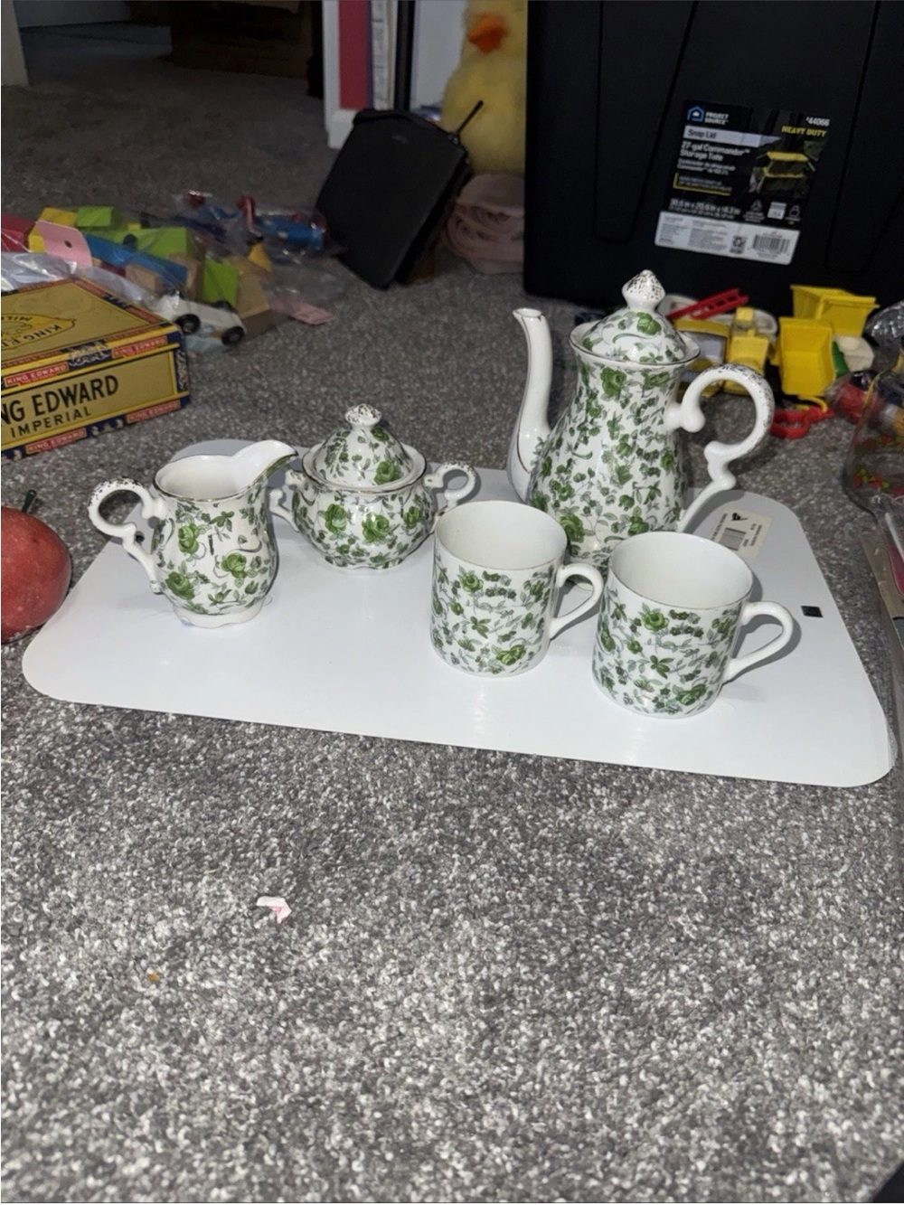 Green Floral Porcelain Tea Set - Elegant Leaf Pattern